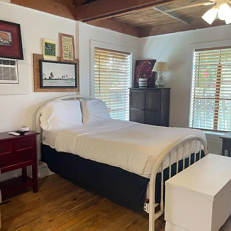 Charming 1-Bedroom Oasis In Lafayette - Perfect For A Cozy Getaway
